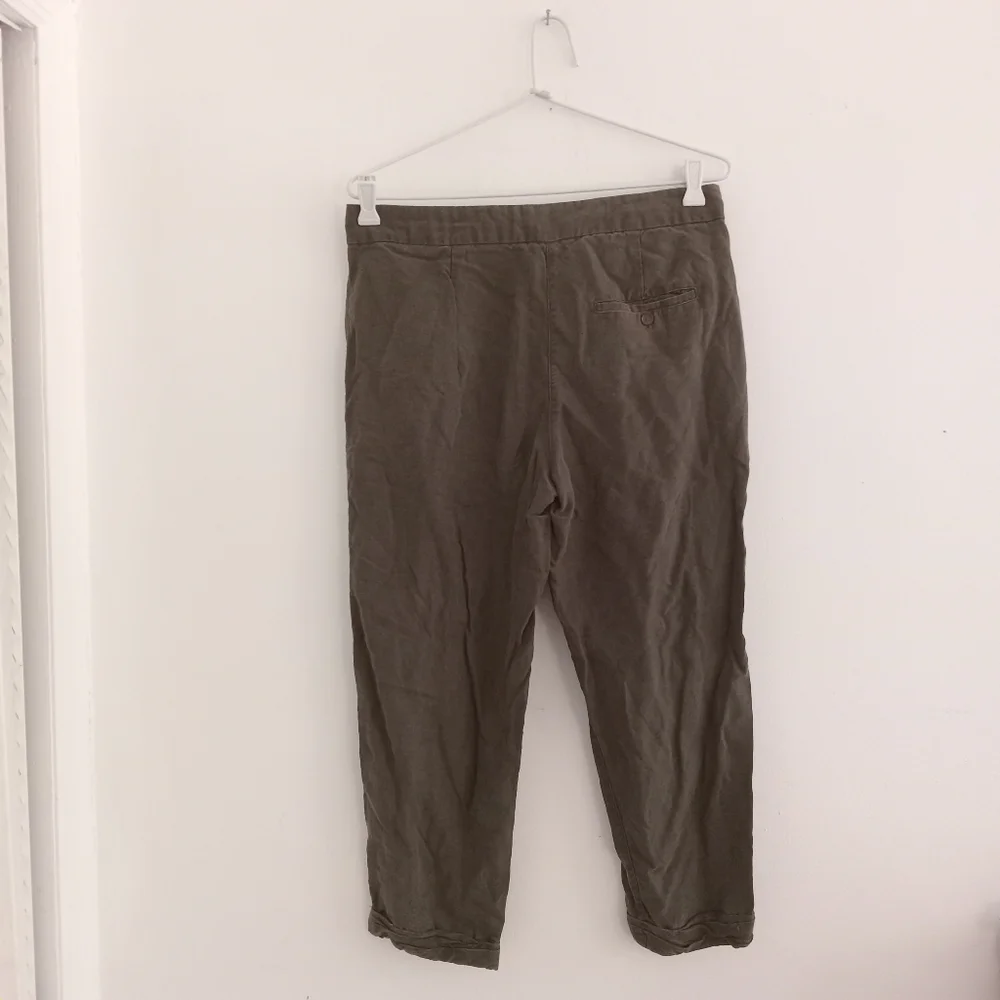 Wilfred Aritzia Linen Blend Olive Green Cropped Pants